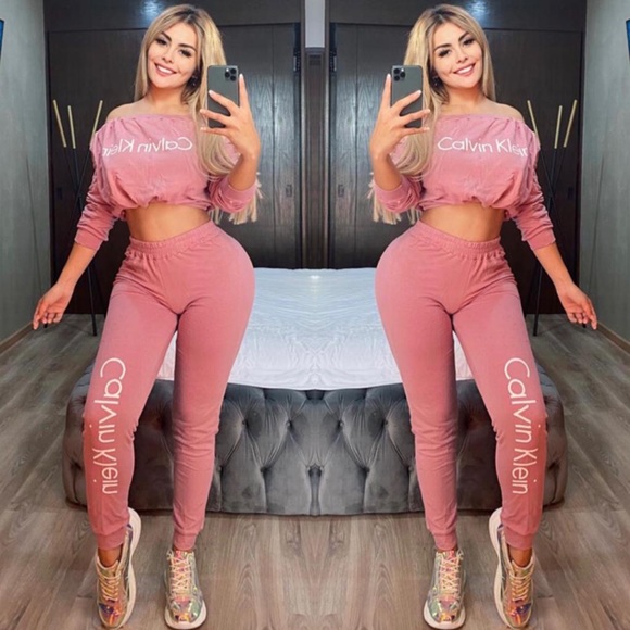 One size Women’s  Set 🎁✨ NWT - Picture 2 of 3